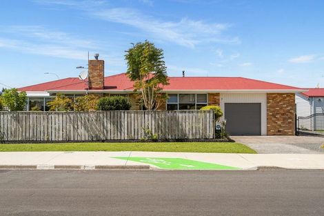 Photo of property in 2 Rimu Street, Gate Pa, Tauranga, 3112