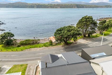 Photo of property in 141 Breaker Bay Road, Breaker Bay, Wellington, 6022