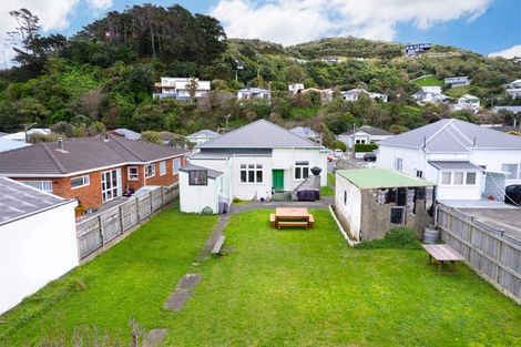 Photo of property in 21 Derwent Street, Island Bay, Wellington, 6023