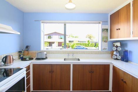 Photo of property in 18 Sawtell Place, Northcote, Christchurch, 8052