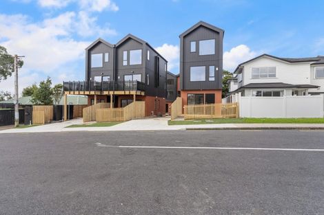 Photo of property in 1/1 Roseberry Avenue, Birkenhead, Auckland, 0626