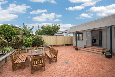 Photo of property in 5 Clifford Road, Johnsonville, Wellington, 6037