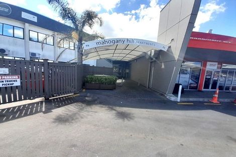 Photo of property in 1/5 Massey Avenue, Pukekohe, 2120