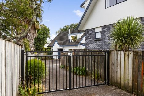 Photo of property in 3 Lantana Road, Green Bay, Auckland, 0604