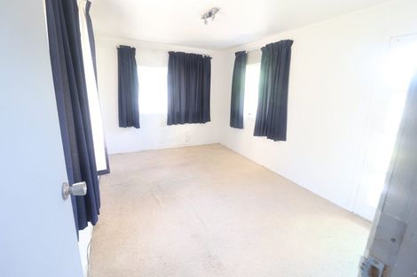 Photo of property in 35a Wade River Road, Stanmore Bay, Whangaparaoa, 0932
