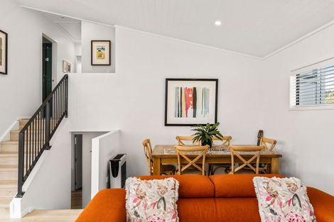 Photo of property in 221 Linton Crescent, Whangamata, 3620