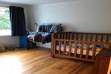 Photo of property in 52 Kiwi Crescent, Tawa, Wellington, 5028