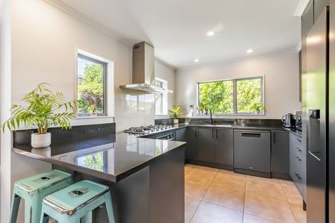 Photo of property in 17 Sumner Terrace, Aotea, Porirua, 5024