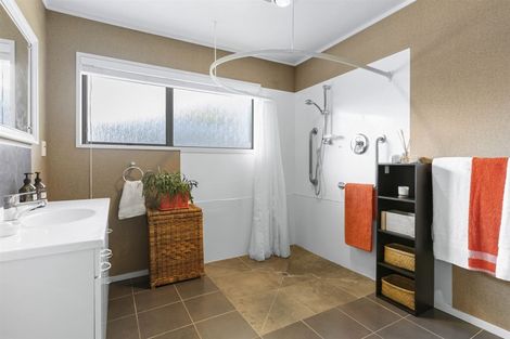 Photo of property in 108 Mark Street, Whangamata, 3620