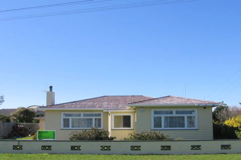 Photo of property in 9 Taylor Street, Foxton Beach, Foxton, 4815