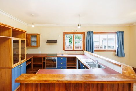 Photo of property in 33 Kingswood Street, Takaro, Palmerston North, 4412