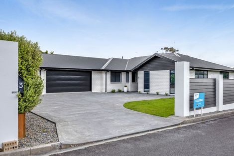 Photo of property in 3 Nikau Place, Hawera, 4610