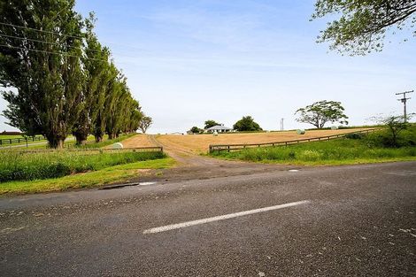 Photo of property in 242 Turuturu Road, Hawera, 4674