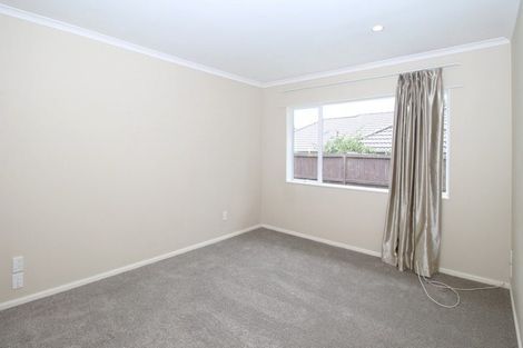 Photo of property in 2 Cambrian Crescent, Flat Bush, Auckland, 2016