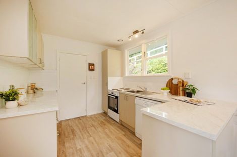 Photo of property in 135 Ruskin Road, Newlands, Wellington, 6037