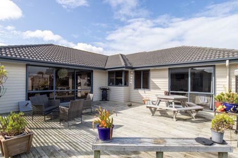 Photo of property in 42 Benner Drive, Ngatea, 3503