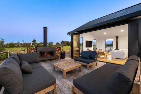 Photo of property in 589 Kent Road, Korito, New Plymouth, 4371