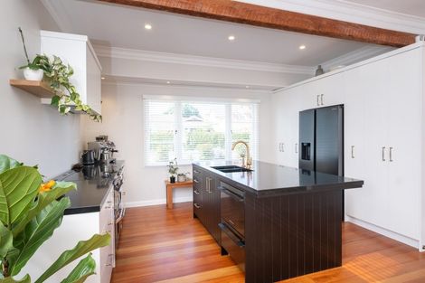 Photo of property in 6 Coleman Terrace, Hospital Hill, Napier, 4110