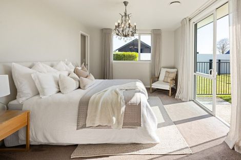 Photo of property in 129 Saint Kilda Road, Cambridge, 3434