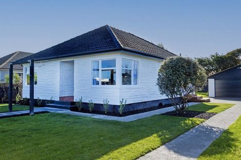 Photo of property in 4 Roberts Road, Hei Hei, Christchurch, 8042