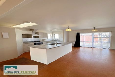 Photo of property in 14 Duncan Avenue, Te Atatu South, Auckland, 0610