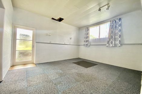 Photo of property in 23 Hazards Road, Weymouth, Auckland, 2103