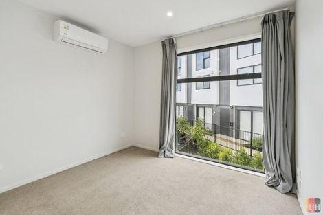 Photo of property in 2 Mikoikoi Crescent, Mangere Bridge, Auckland, 2022