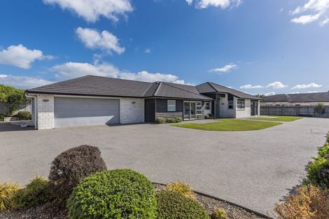 Photo of property in 16 Petrel Close, Paraparaumu Beach, Paraparaumu, 5032