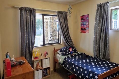 Photo of property in 71 Kittiwake Drive, Schnapper Rock, Auckland, 0632