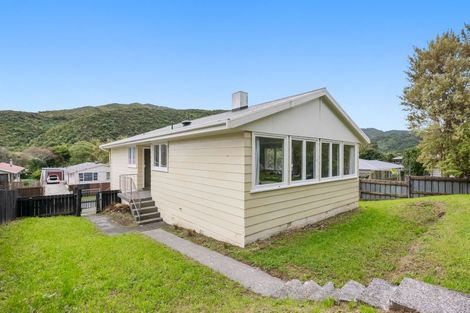 Photo of property in 3 Ngaturi Grove, Wainuiomata, Lower Hutt, 5014