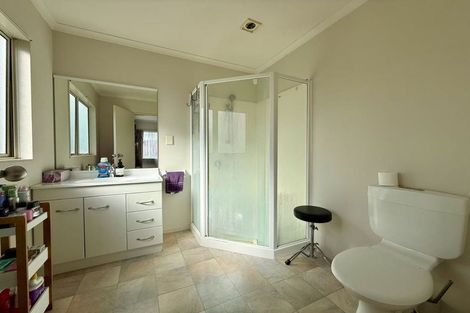 Photo of property in 84 Moyrus Crescent, East Tamaki Heights, Auckland, 2016