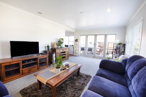 Photo of property in 1 Holyrood Street, Taradale, Napier, 4112