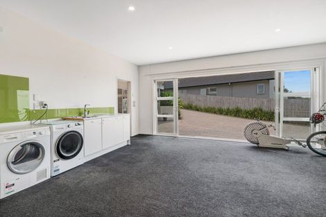 Photo of property in 21 Grand Drive, Orewa, 0931