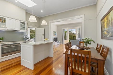 Photo of property in 7 Burnham Street, Seatoun, Wellington, 6022