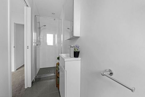Photo of property in 11/11 Ray Small Drive, Papakura, 2110