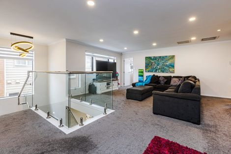 Photo of property in 32 Carrickdawson Drive, Flat Bush, Auckland, 2019