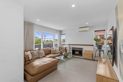 Photo of property in 3b Paton Avenue, Te Atatu South, Auckland, 0610