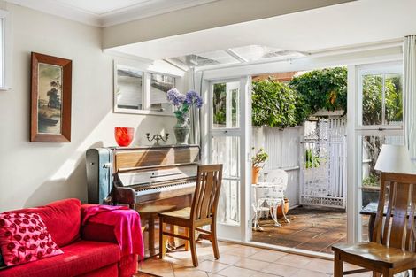 Photo of property in 1/45 Wolsley Avenue, Milford, Auckland, 0620