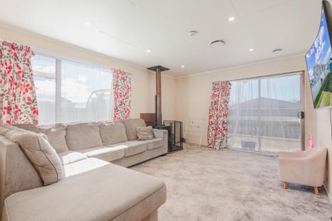 Photo of property in 5 Chatsworth Place, Highbury, Palmerston North, 4412