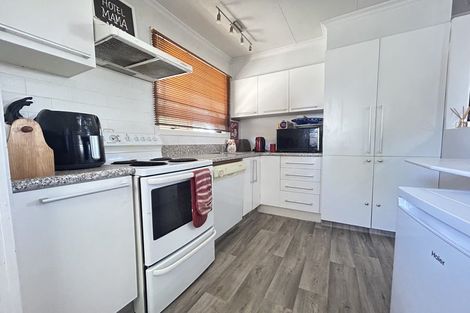 Photo of property in 12 Beatrice Place, Avonhead, Christchurch, 8042
