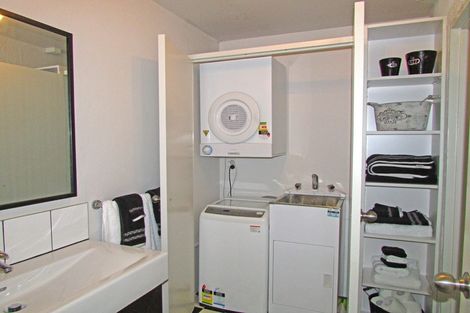 Photo of property in 35 Tremaine Avenue, Two Mile Bay, Taupo, 3330