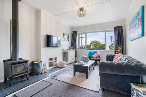 Photo of property in 25 Queen Street, Winton, 9720