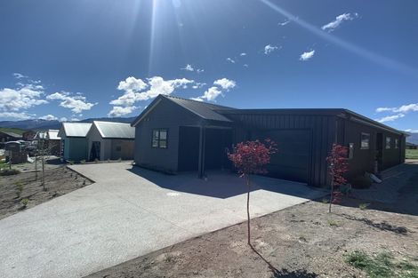 Photo of property in 10 Leicester Street, Jacks Point, 9371