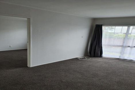 Photo of property in 11 Challen Close, Conifer Grove, Takanini, 2112