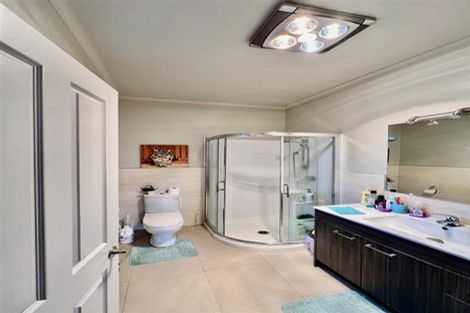 Photo of property in 27 Goh Place, Manurewa, Auckland, 2105