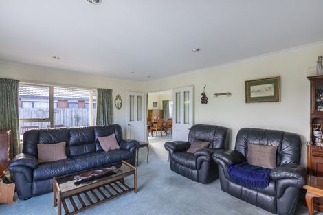Photo of property in 66 Guildford Drive, Paraparaumu, 5032