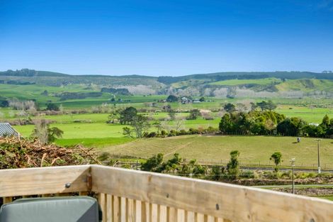 Photo of property in 95 Mangakura Road, Helensville, 0800