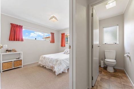 Photo of property in 16 Palmgreen Court, Stanmore Bay, Whangaparaoa, 0932