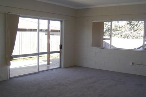 Photo of property in 8 Cheval Drive, Totara Vale, Auckland, 0629
