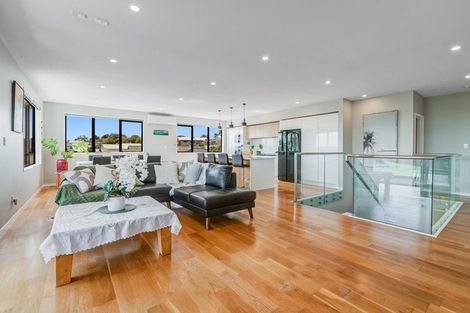Photo of property in 5 Waititiro Rise, Stanmore Bay, Whangaparaoa, 0932